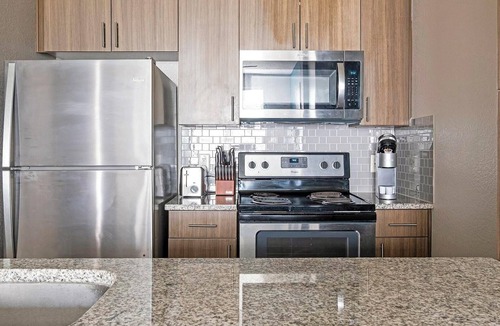 Memorial Apartment | Landing | Chic 1BD, Gym