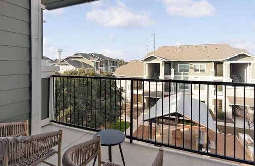 San Antonio Apartment | Landing | Chic 2BD, Clubhouse, Pool