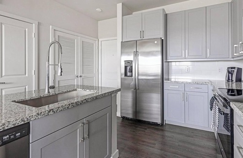 Spring Branch East Apartment | Landing | Chic 2BD, Courtyard, Gym