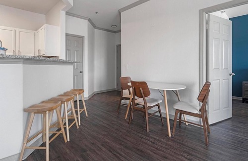 Stone Oak Apartment | Landing | Chic 2BD, Gym