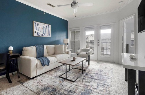 Austin Apartment | Landing | Chic 2BD, Pool, Gym