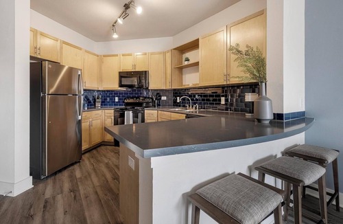 Crestview Apartment | Landing | Incredible 1BD, Courtyard, Gym