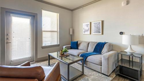 Manor Apartment | Landing Incredible 1BD Courtyard Gym
