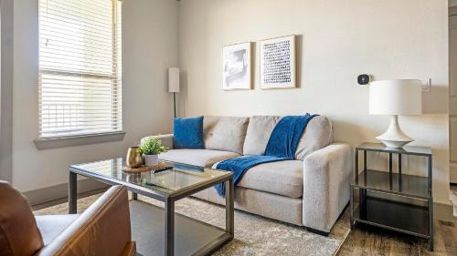 Manor Apartment | Landing Incredible 1BD Courtyard Gym