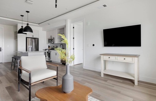 Zilker Apartment | Landing | Incredible 1BD, Gym