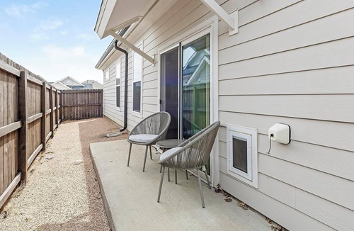 Fort Worth Apartment | Landing | Incredible 3BD, Clubhouse, Pool