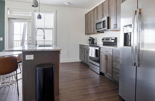 Stone Oak Apartment | Landing | Incredible 1BD, Pool, Gym