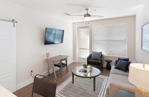Wetmore Apartment | Landing Modern 1BD Gym Yoga Studio