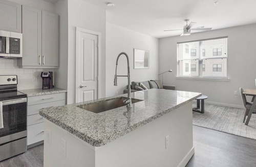 Spring Branch East Apartment | Landing | Modern 1BD, Gym, Courtyard