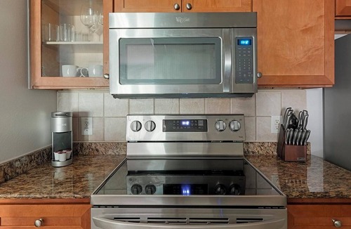 Falconhead Apartment | Landing | Modern 1BD in Bee Cave