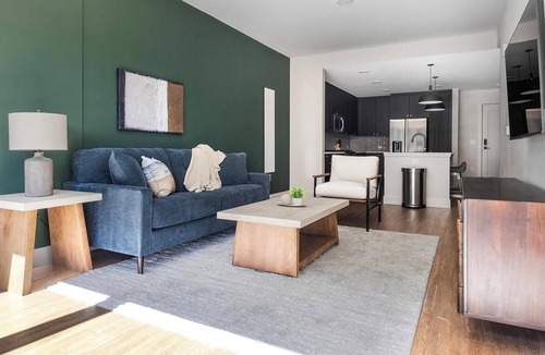 Uptown Apartment | Landing | Modern 1BD, Rooftop Lounge, Gym