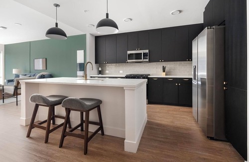 Uptown Apartment | Landing | Modern 1BD, Rooftop Lounge, Gym
