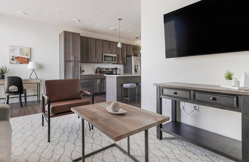 Stone Oak Apartment | Landing | Modern 1BD, Gym, Clubhouse