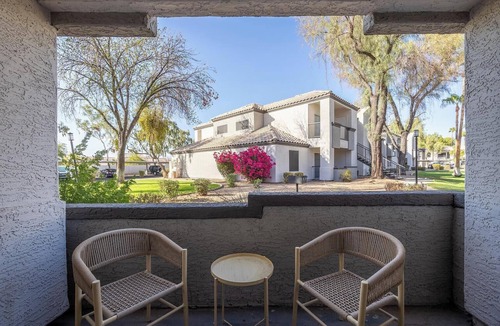 Greenbell Apartment | Landing | Modern 2BD, Gym, Pool