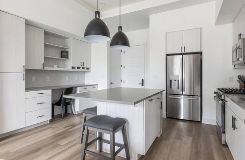 Zilker Apartment | Landing | Spectacular 1BD, Gym