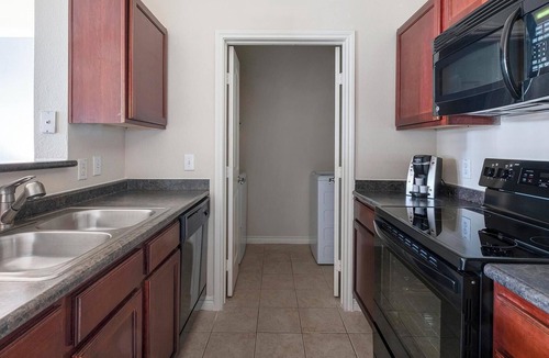 Barker Apartment | Landing | Spectacular 1BD, Clubhouse, Gym