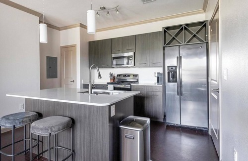 Wetmore Apartment | Landing | Stunning 1BD, Yoga Studio, Gym
