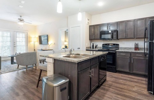 San Antonio Apartment | Landing | Stunning 2BD, Gym, Pool