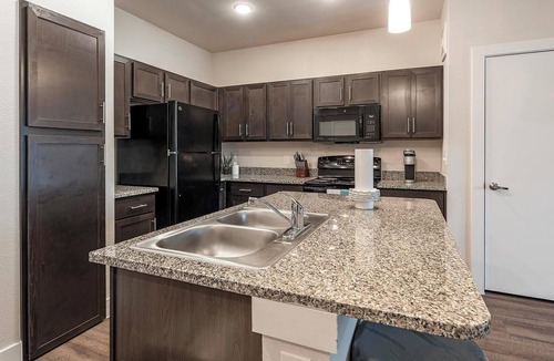 San Antonio Apartment | Landing | Stunning 2BD, Gym, Clubhouse