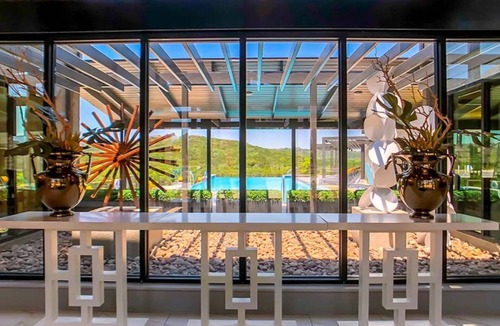 Wetmore Apartment | Landing | Stunning 2BD, Gym, Yoga Studio