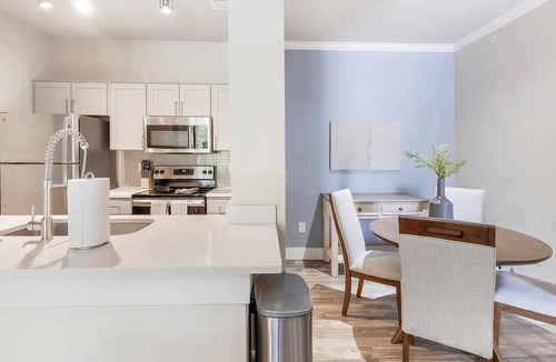 Fort Worth Apartment | Landing | Stunning 2BD in Cityview