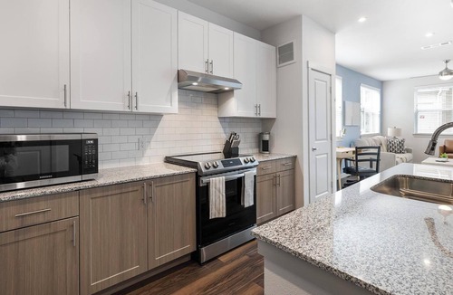 Fate Apartment | Landing | Stylish 1BD, Clubhouse, Pool