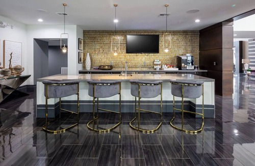 Memorial Apartment | Landing | Stylish 1BD, Gym