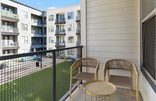 Memorial Apartment | Landing | Stylish 1BD, Gym