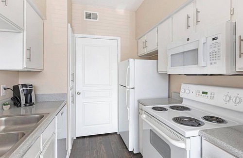 Fort Worth Apartment | Landing | Stylish 1BD, Rooftop Lounge, Gym