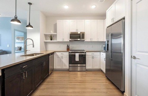 Lower Basin Lake Travis Apartment | Landing | Stylish 2BD, Pool, Clubhouse