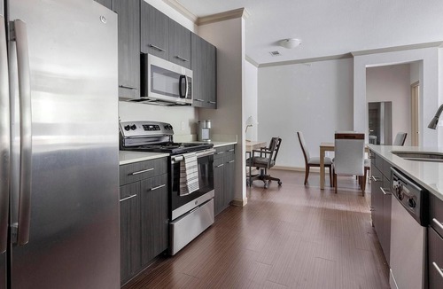 Wetmore Apartment | Landing | Stylish 2BD, Yoga Studio, Gym