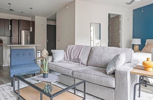 Woodland Heights Apartment | Landing | Stylish Studio, Gym, Game Room