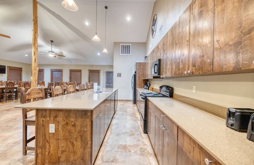 Sabinal House | Large Vacation Home with great amenities