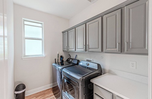 Las Colinas House | Las Colinas Home w/In-Law Suite: Irving Near DFW