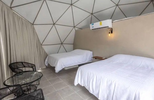 Barra Vieja Hotel | Las Nubes uno