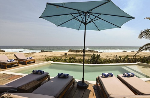 Santa Maria Tonameca Villa | Las Palmas: fine designed room in a spectacular front beach setting.