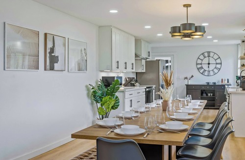 Riverview House | Lavishly Spacious Modern