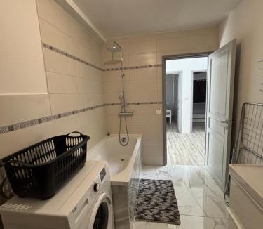 Morhange House | Le 21 Comfortable townhouse