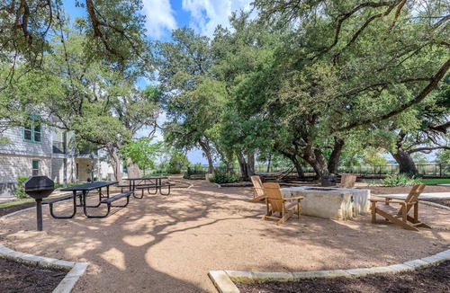Leander Condo | Leander 1BR Apartment with Kitchen & Living Room