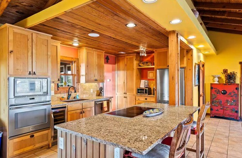 Dripping Springs House | Legendary 3 Bedroom Estate with Pool & Hot Tub!