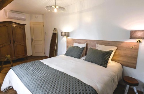 Anserville House | Les Marguerites