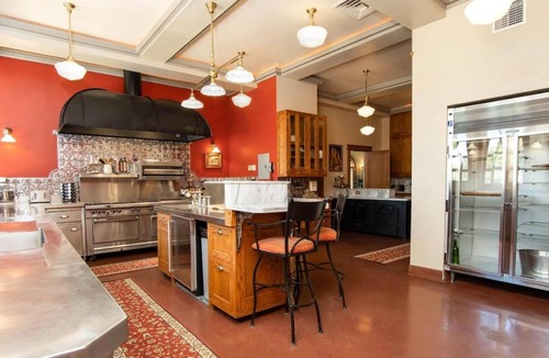 Jerome House | Little Daisy Manson | Plus Two Villas | Sleeps 33