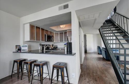 Downtown Austin Apartment | Littlefield Lofts #701
