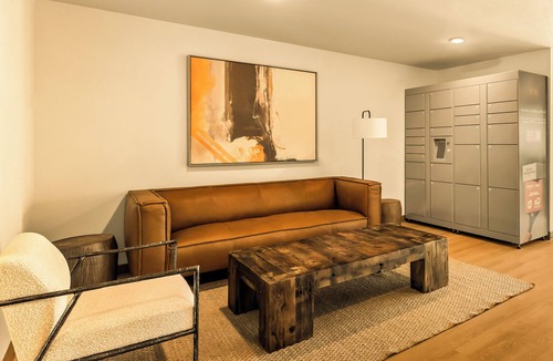 Glendale Hotel | LivAway Suites Phoenix-Glendale