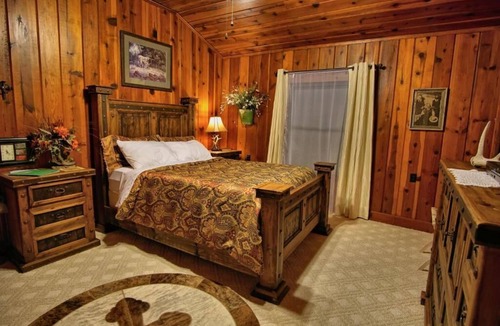 Glen Rose Bed & Breakfast | Live Oak B&B