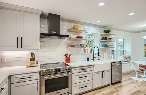 Trophy Club House | Lively Interior Oasis w/Big Yard- Fast- WIFI