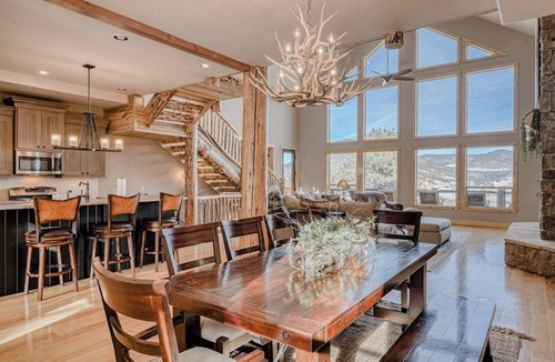 South Fork House | Lodge-style home with striking mountain views, fireplaces, & hot tub