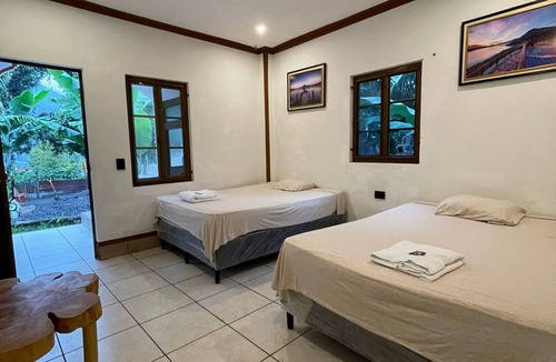 San Juan La Laguna House | Lodging with a green area in downtown San Juan La Laguna