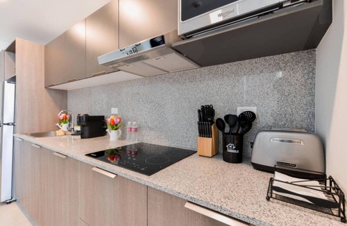 San Pedro Garza Garcia Apartment | Loft en Arboleda | Cama Queen, Alberca, Gym & Estacionamiento
