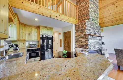 Payson Cottage | Log Cabin in Payson w/Deck, Mtn & Creek Views
